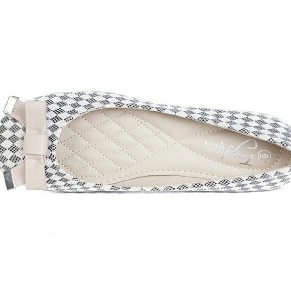 Women Ballet Flats with Bow, b-1625, White - Picture 2 of 4