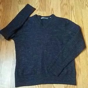 Fitted v-neck sweater