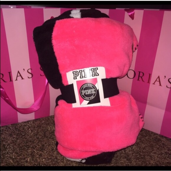 Vs PINK plush fuzzy logo blanket - Picture 2 of 3