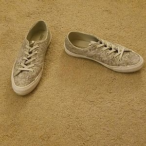 Converse gray knit shoes