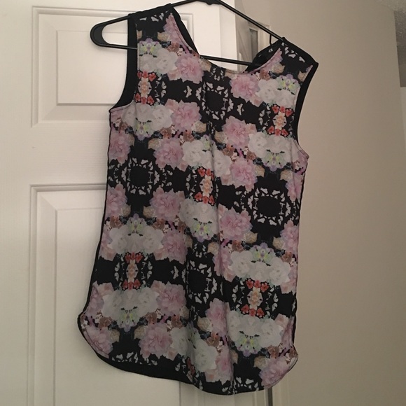 H&M patterned Sleeve less top