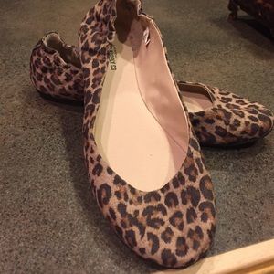 Leopard print ballet flats