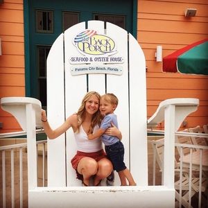 Meet your Posher, Elaine