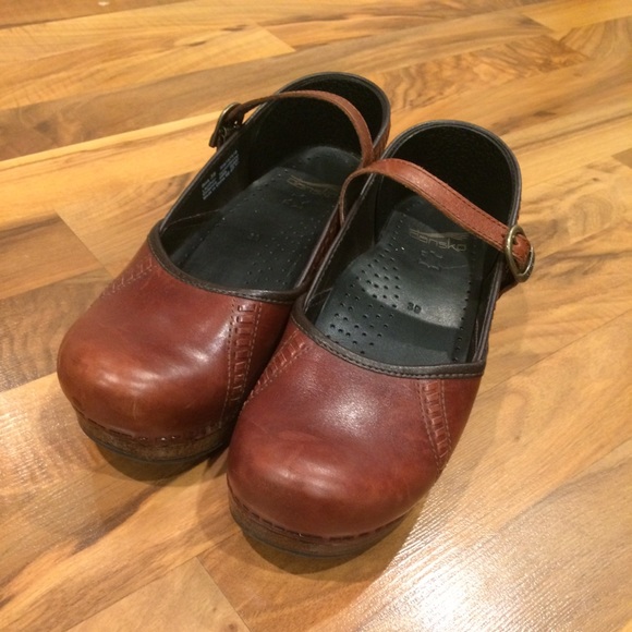 Dansko 39 Mary Janes