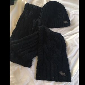 Abercrombie knit hat and scarf set