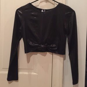 Black long sleeve faux-snake front tie crop top!