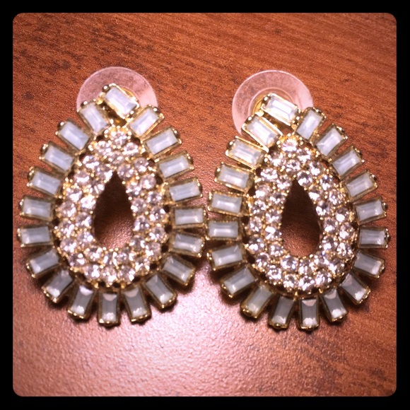 Teardrop shaped vintage earrings - Picture 1 of 2