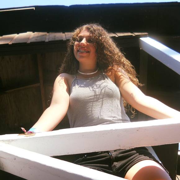 Meet your Posher, Dakota