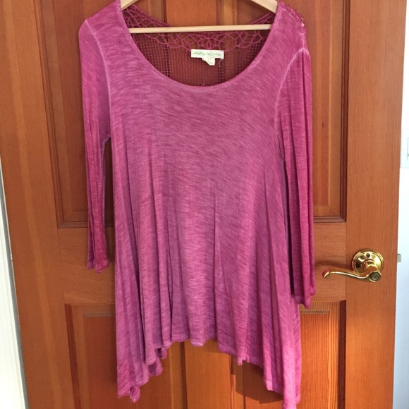 Rose Lace Back 3/4 Sleeve Top
