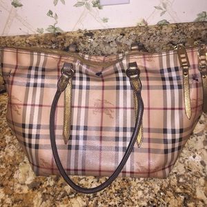 ‼️SOLD‼️Auth Burberry tote