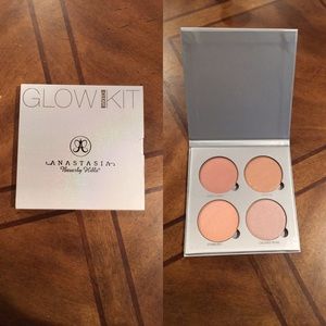 Anastasia Beverly Hills glow kit "gleam"