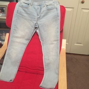 Light wash american eagle jeans