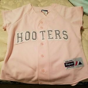 Hooters baseball top