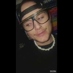 Meet your Posher, Christopher