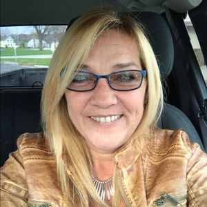 Meet your Posher, Dawne