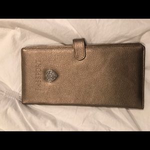 So cute!!! Passport holder!!!