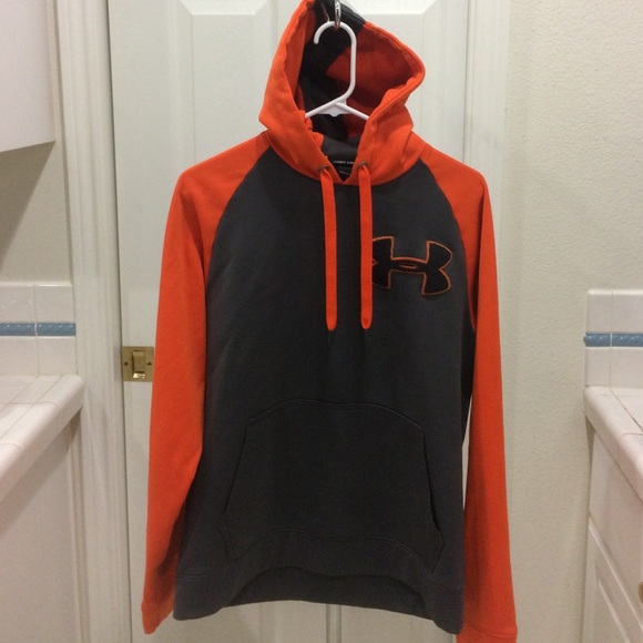 Youth under Armor hoodie. B