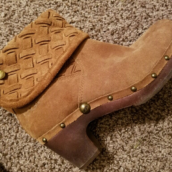 Ugg - image 1