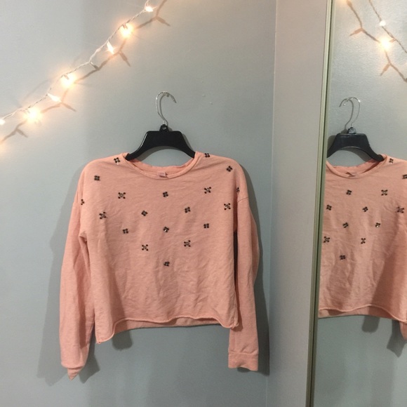 Crop top💖So Ima be sad cuz it don't fit nomore. - Picture 1 of 1