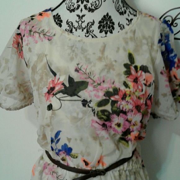 🎉HP🎉Belted Floral Dress - Picture 4 of 4