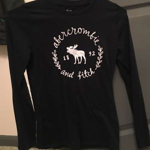 Black and white Abercrombie and fitch shirt