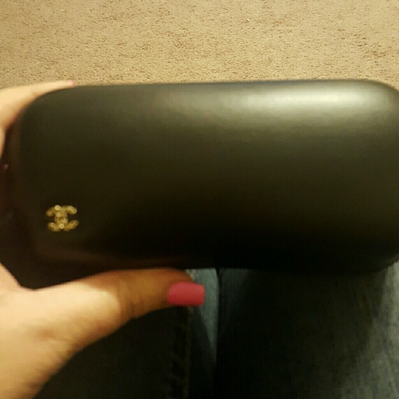 Chanel sunglasses - Picture 3 of 3