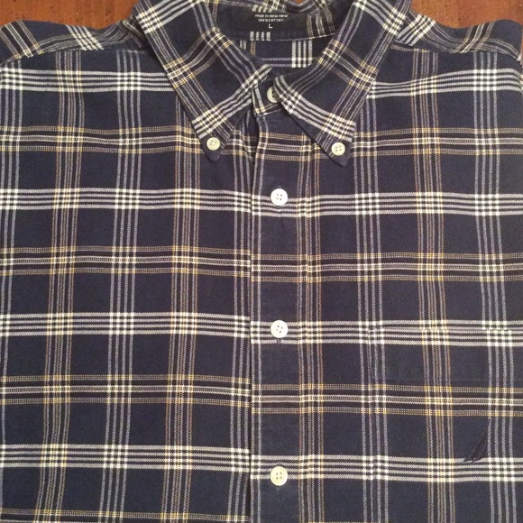 Men' Nautica shirt