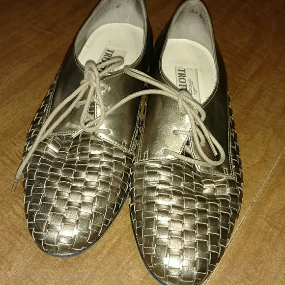 Gold Shoe's