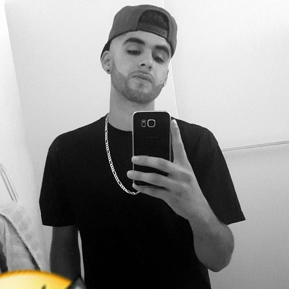 Meet your Posher, Daniel - Picture 1 of 1