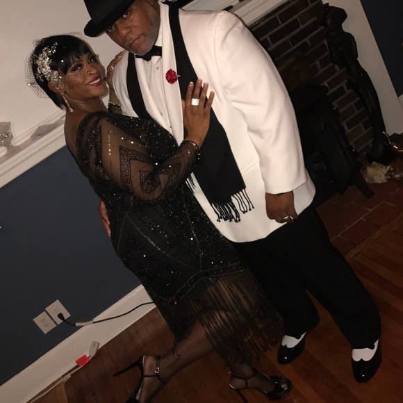 Vintage 1920 Inspired Fringe Dress in Black & Gold - Picture 3 of 4