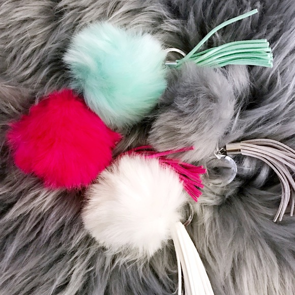 White Furry Keychain with Tassel! (One color)