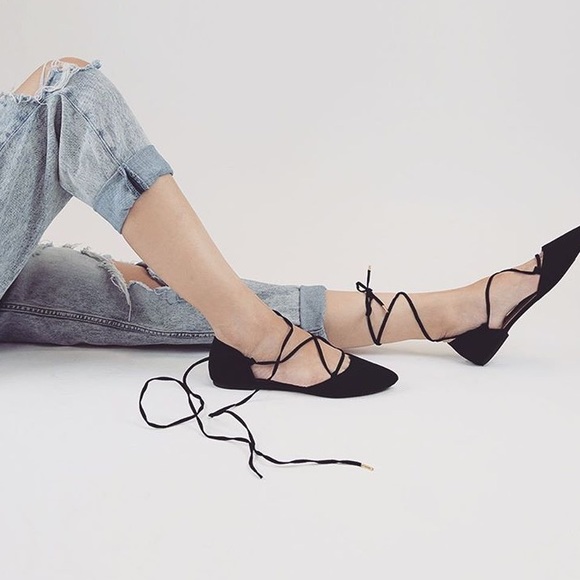 ✨1 left!!!✨ NWT. Black lace up flats - Picture 6 of 8