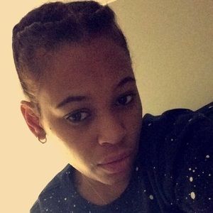 Meet your Posher, Steph