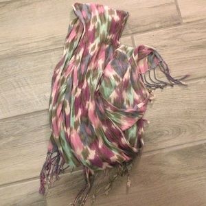 Patterned scarf!