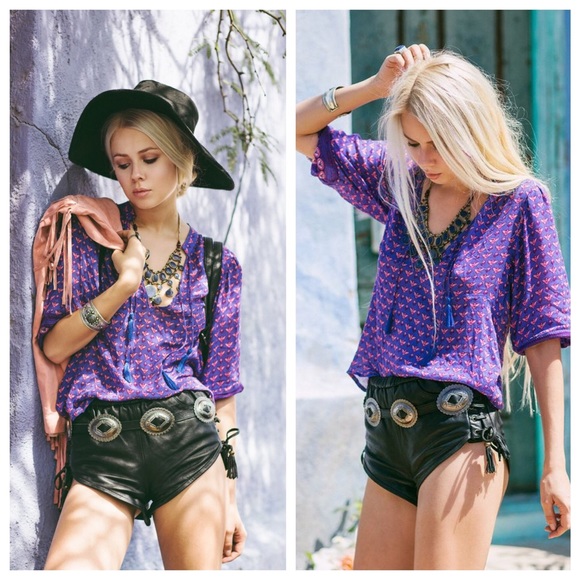 Spell designs purple top. Rare 🌸