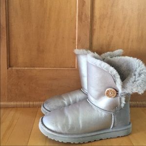 *rare* Ugg Bailey Button Silver Boots