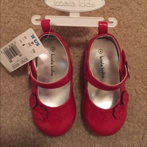 Red dress shoes - size 4