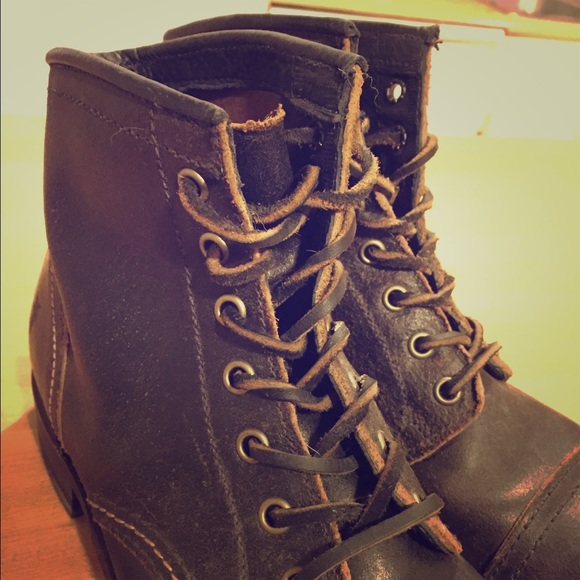 Frye Logan Cap Toe (Mens Boots) Size 8 and 1/2.