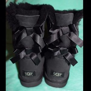 UGG Bailey Bow (Authentic)