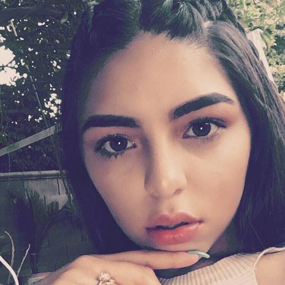 Meet your Posher, Anayeli