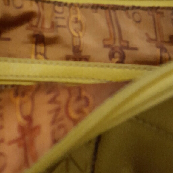 Tignanello soft leather purse - Picture 3 of 3