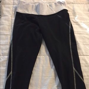 Victoria Secret PINK cropped Yoga leggings