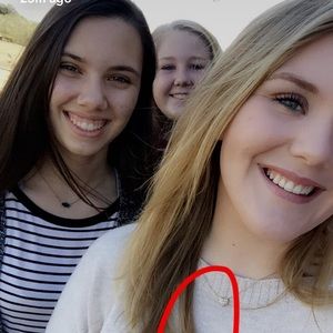 Meet your Posher, Caroline