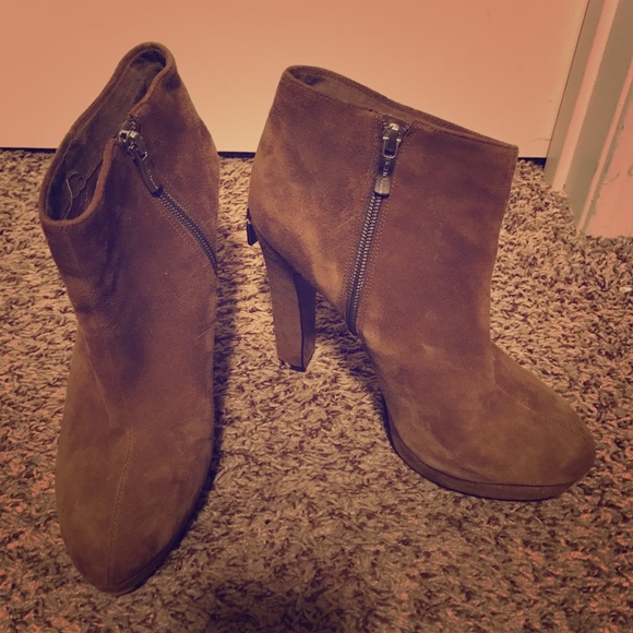 High heel shoes