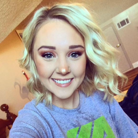 Meet your Posher, Libby