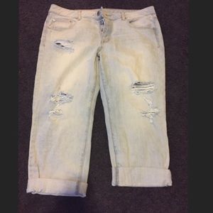 American Eagle Cropped Boyfriend Jeans