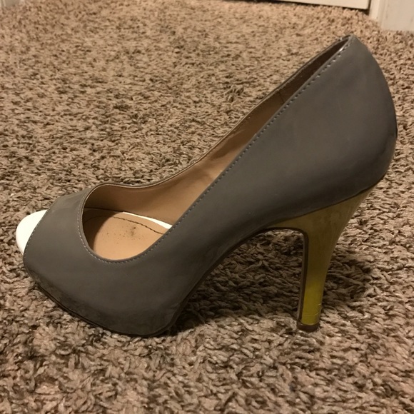 Heels - Picture 2 of 4