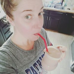 Meet your Posher, Jenn