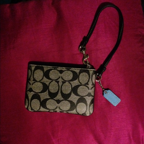 Coach wristlet - Picture 2 of 3