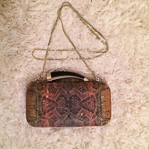 🚨SALE🚨 Vince Camuto clutch